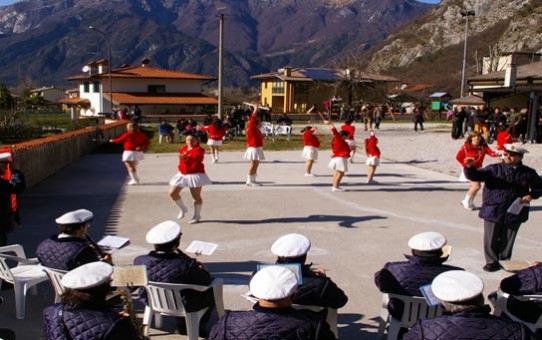 san Guiseppe MAjorettes e Banda Venzone