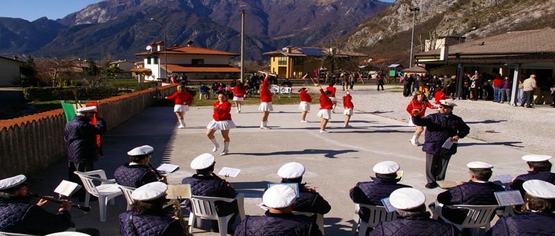 san Guiseppe MAjorettes e Banda Venzone