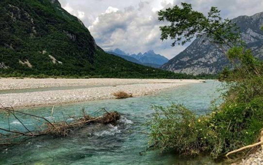 sassi, acqua e colore